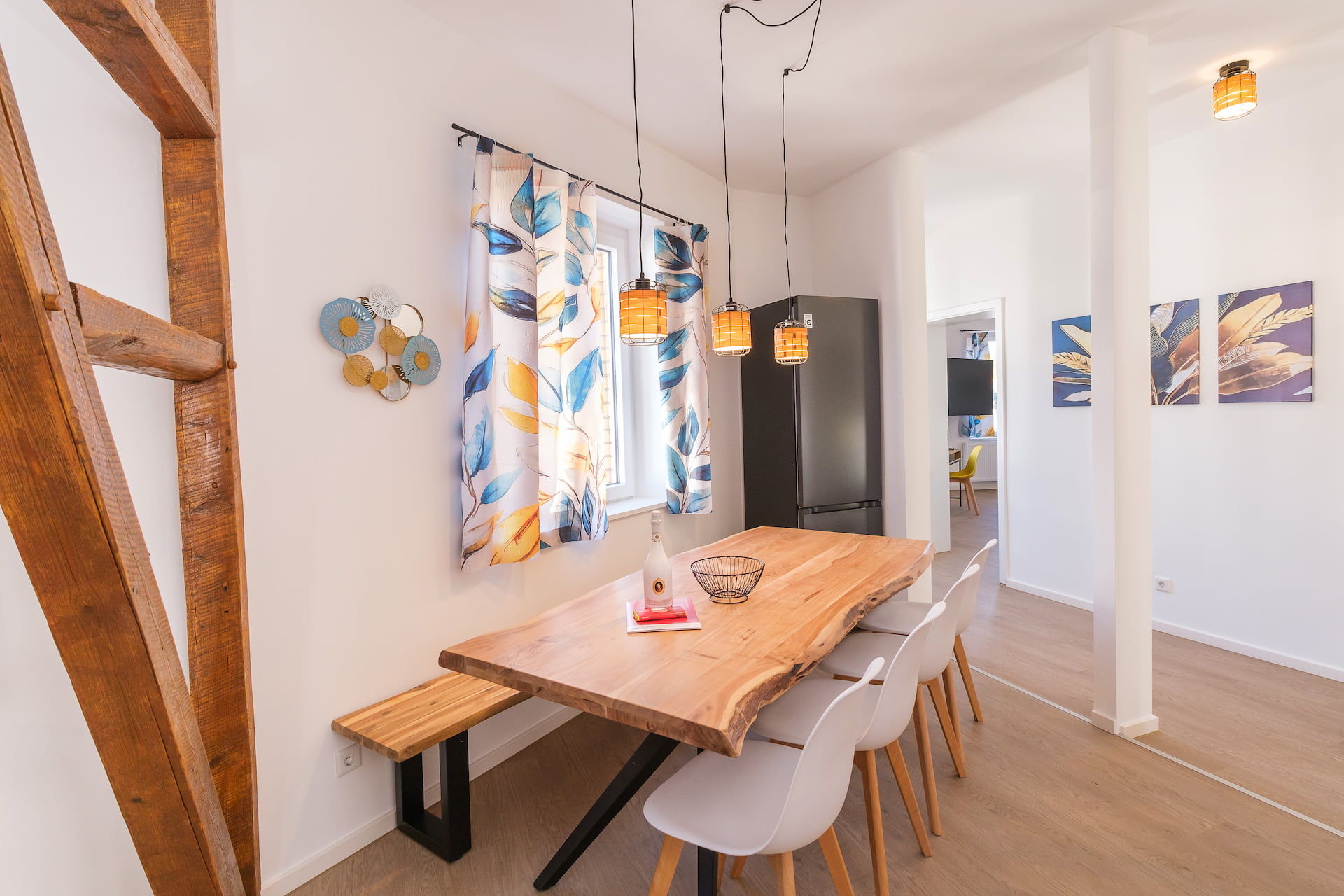 Ferienwohnung in Bergisch Gladbach, Küche und Essbereich